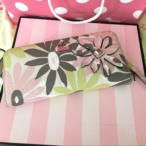 GUESS clutch wallet purse floral